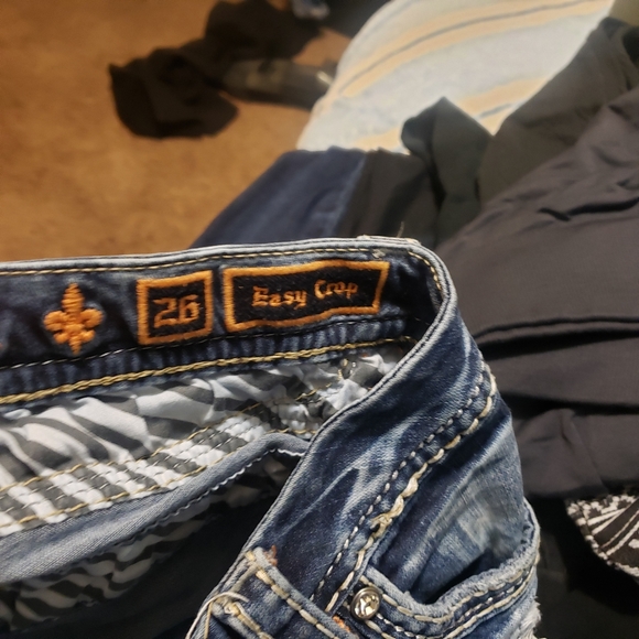 Shorts - Picture 3 of 3